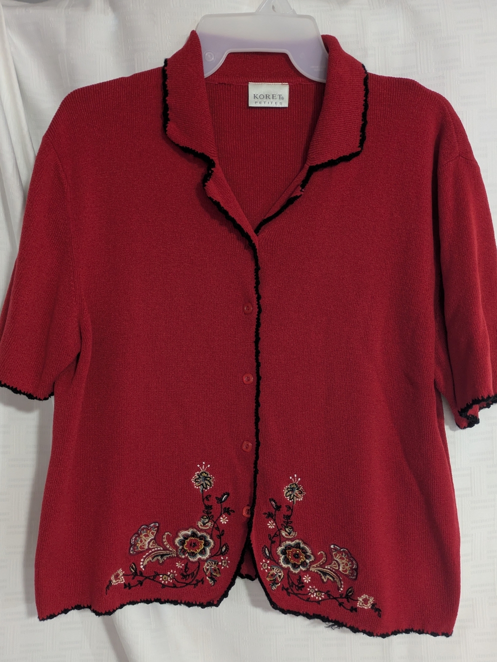 VTG Koret Petites Knit Cardigan Short Sleeve Floral Embroidered Scalloped Trim